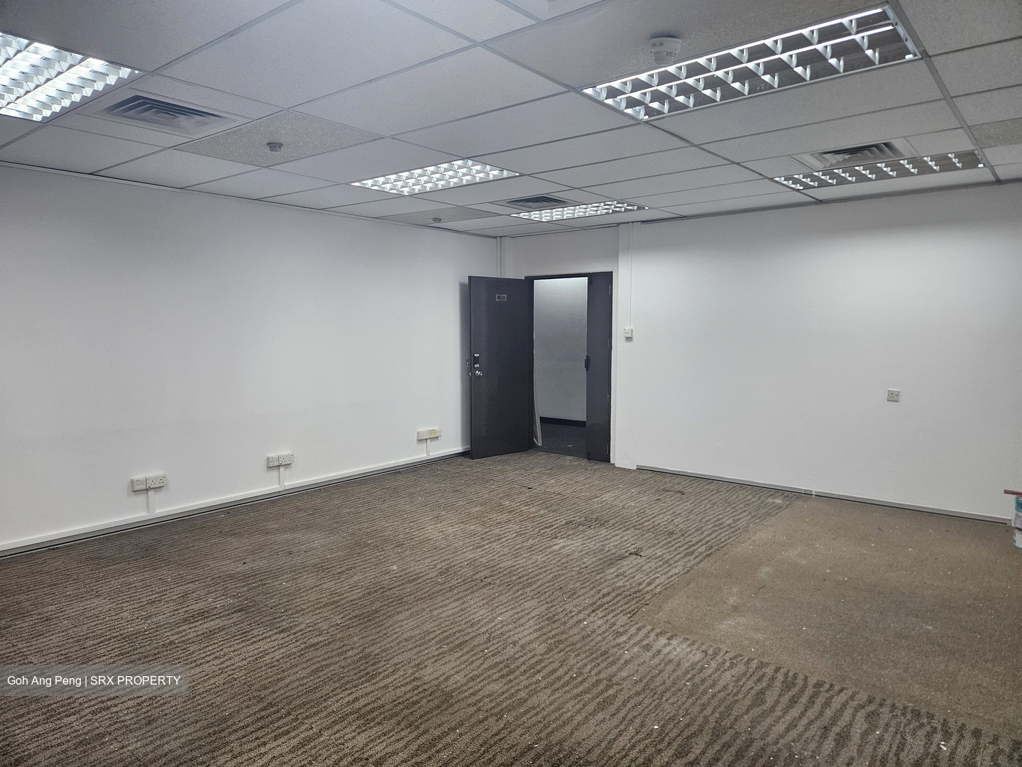 North Bridge Centre (D7), Office #478383211